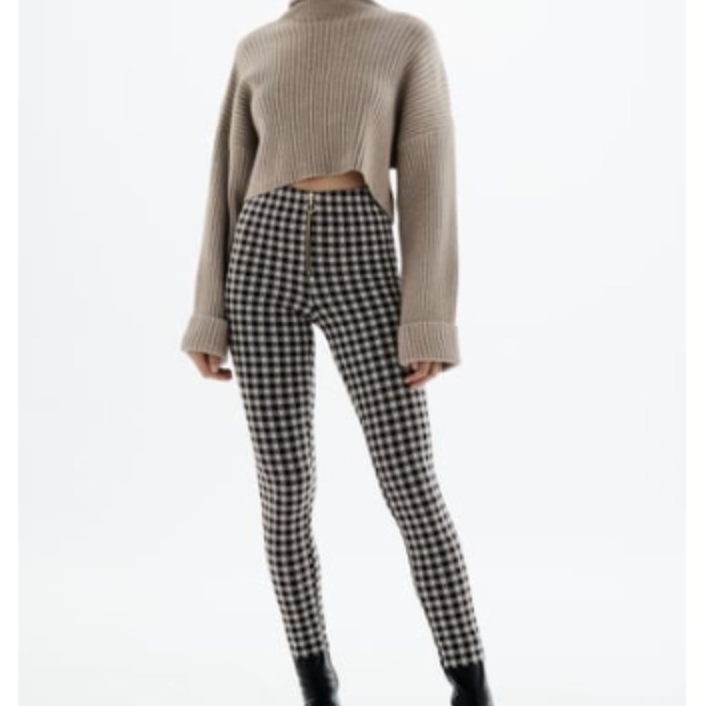 ZARA MEDIUM SIZE PANTS LEGGINGS NEW